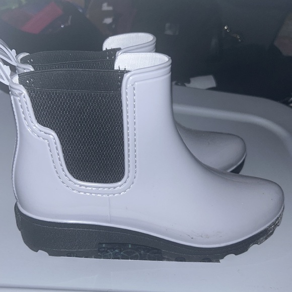 Gray rain boots - Picture 4 of 4